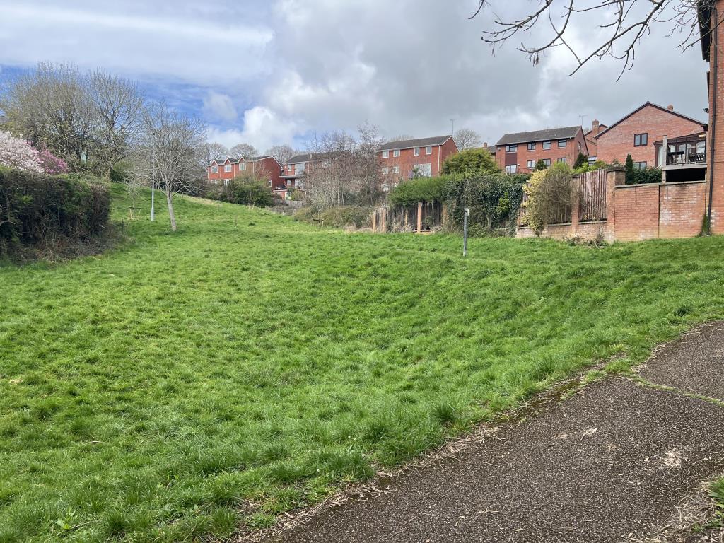 Lot: 3 - SEVERAL PARCELS OF FREEHOLD LAND AND VERGES - General view of land off Plassey Close